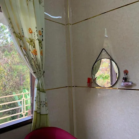 Lake View Homestay Pleiku Ngoại thất bức ảnh